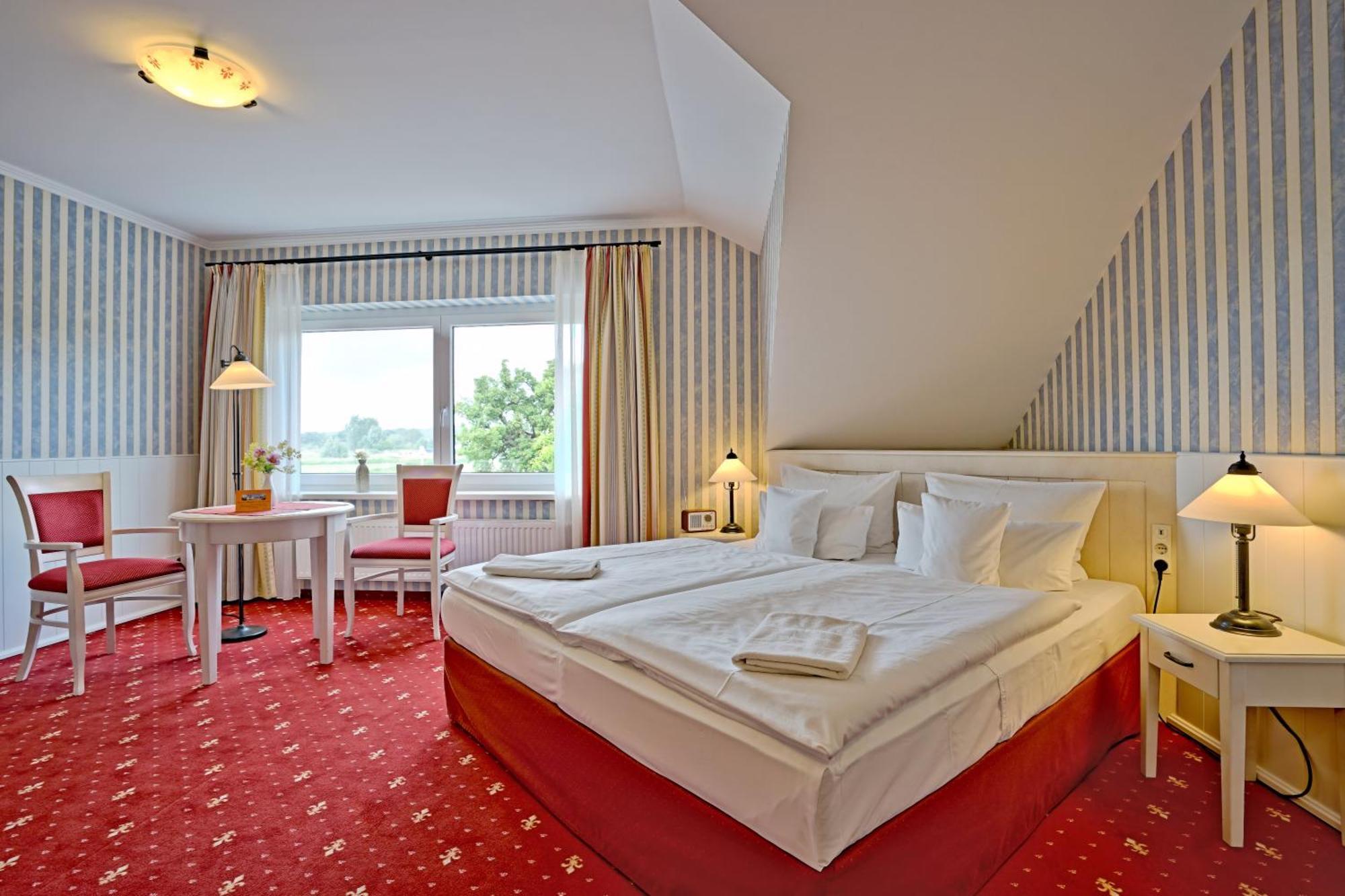 Hotel Godewind Тіссов Номер фото